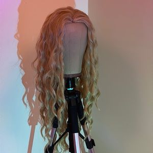 Color 615 synthetic wig curly